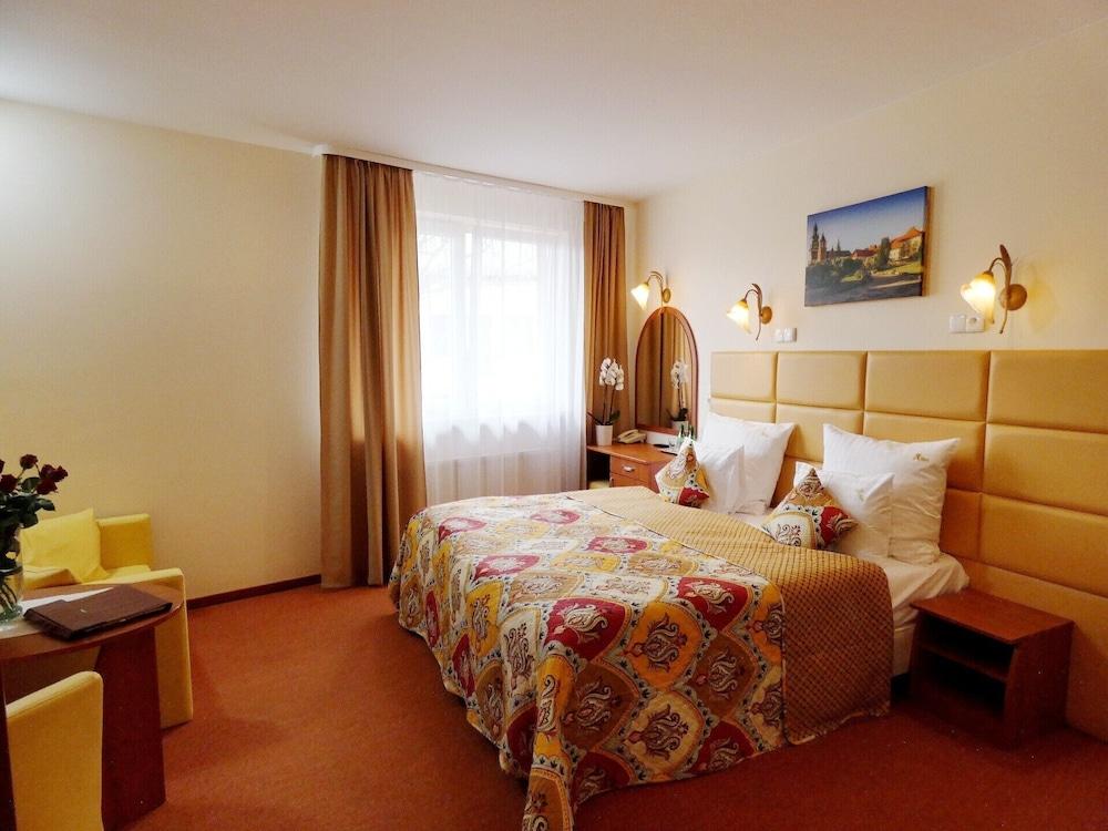 Aparthotel Adler Krakow Exterior photo